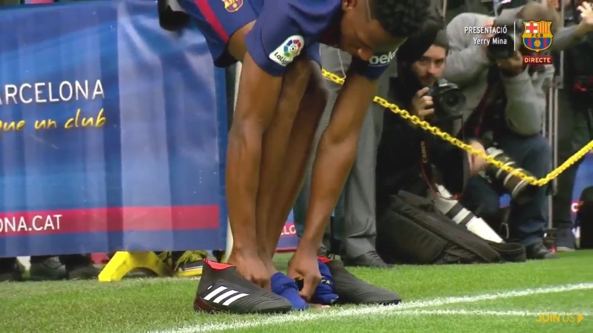 mina đi chân trần trên camp nou - Bóng Đá