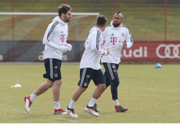Juan Bernat được Jupp Heynckes uốn nắn từng chút một - Bóng Đá