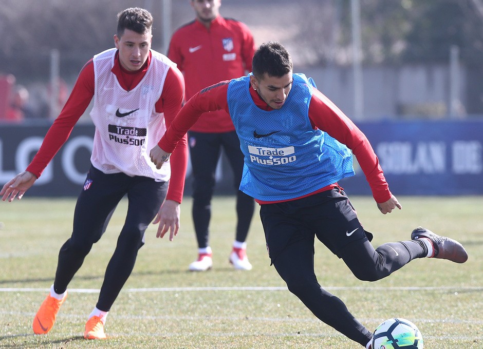Chân dung 9 'ông trùm' tài sản của bóng đá Anh: Arsenal, Chelsea đấu Man City - Bóng Đá