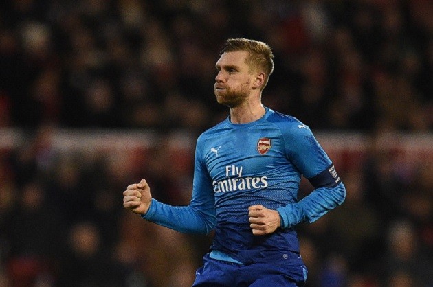 TRỰC TIẾP Nottingham Forest 2-1 Arsenal: Mertesacker nổ súng (H1) - Bóng Đá