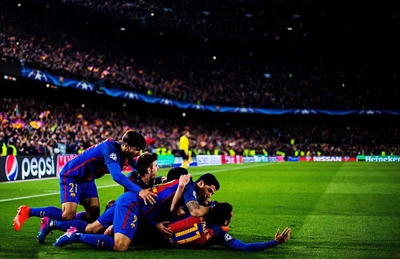 Mặt trái của sơ đồ 3 hậu vệ tại Barca - Bóng Đá