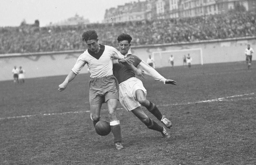 Những 'sát thủ' săn bàn làm rạng danh lịch sử Ligue 1 là ai? - Bóng Đá
