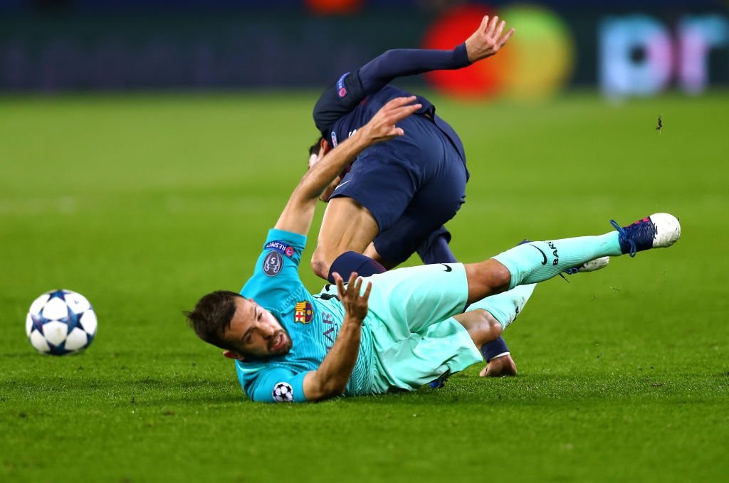 VAR lại gây ra tranh cãi trong trận đấu giữa Napoli và SPAL - Bóng Đá