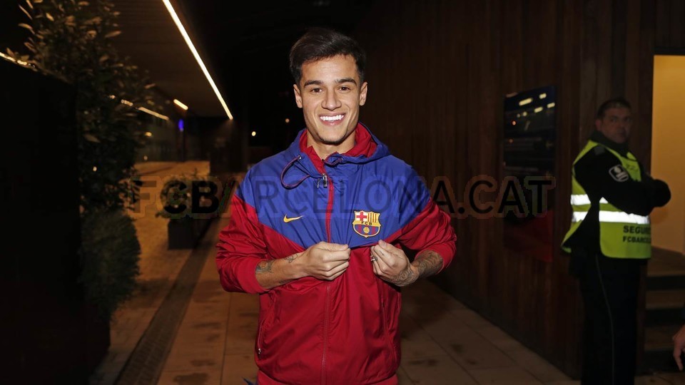 Coutinho họp báo ra mắt Barca - Bóng Đá
