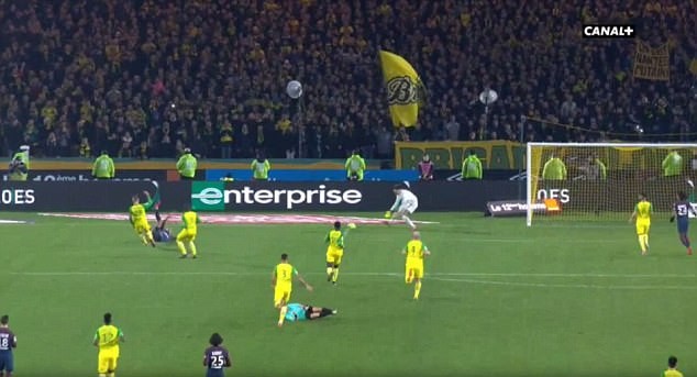 Phá lưới Hamburg, Aubameyang cán mốc 25 bàn - Bóng Đá