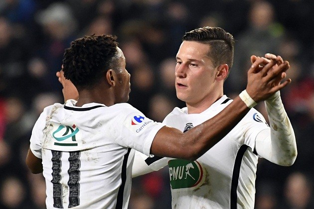 Bạn gái Ronaldo và những bí mật thú vị  - Bóng Đá