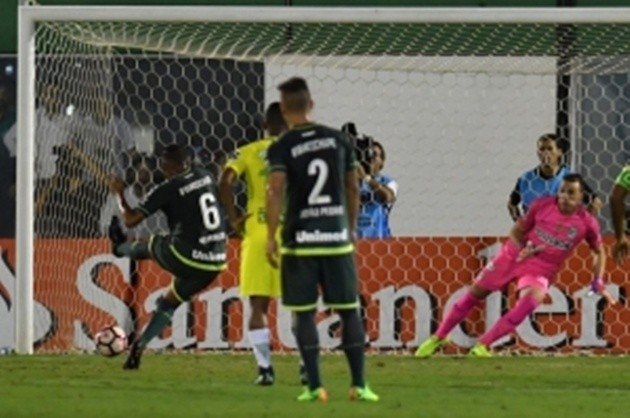 Gác nỗi đau, Chapecoense chơi tưng bừng ở trận Siêu cúp - Bóng Đá