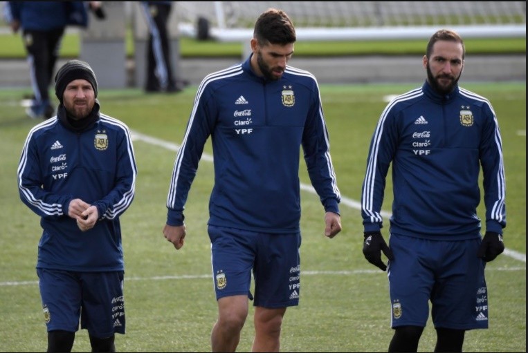 Messi tập luyện - Bóng Đá