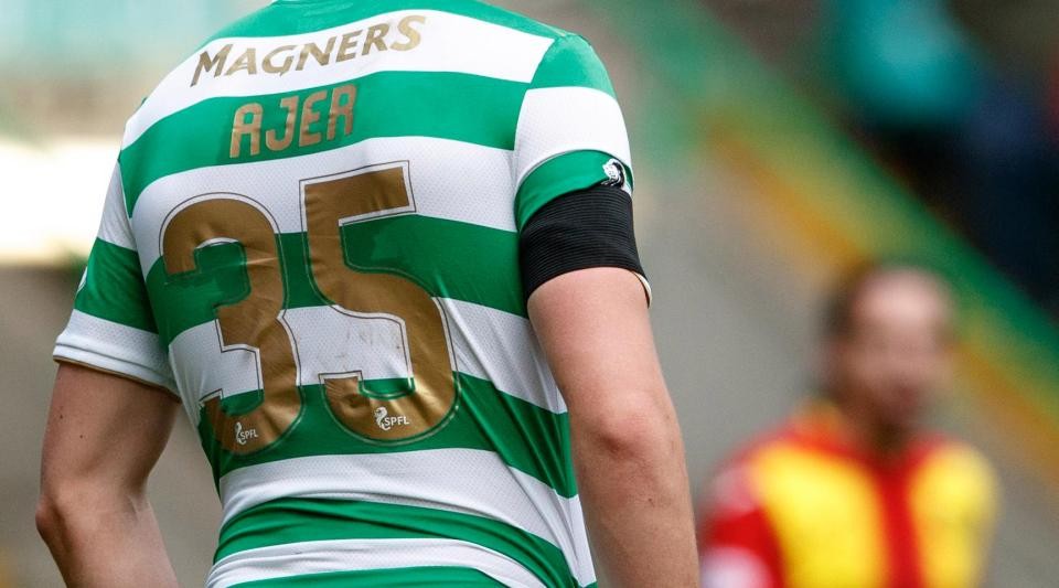 Danh thủ Roy Keane đội tuyết đưa tiễn Liam Miller - Bóng Đá