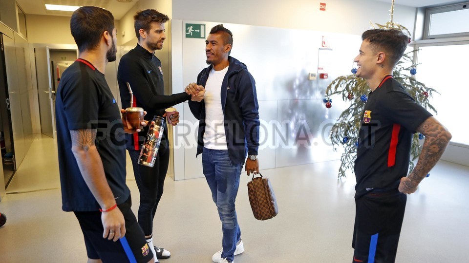 Coutinho chào các đồng đội mới - Bóng Đá