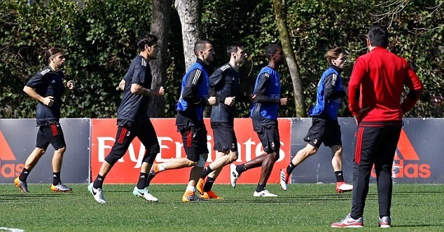 Gattuso đốc thúc AC Milan tập luyện, quyết ngược dòng trước Arsenal - Bóng Đá