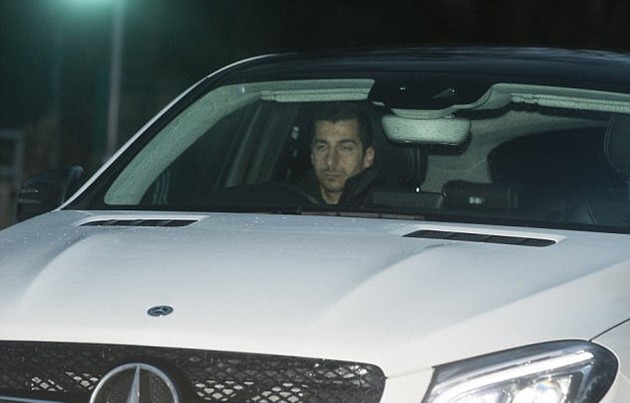 Mkhitaryan mặt như 