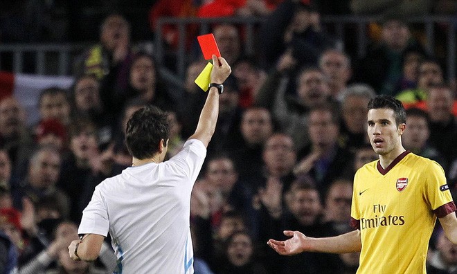 Bị mang danh UEFAlona, UEFA khốn đốn - Bóng Đá