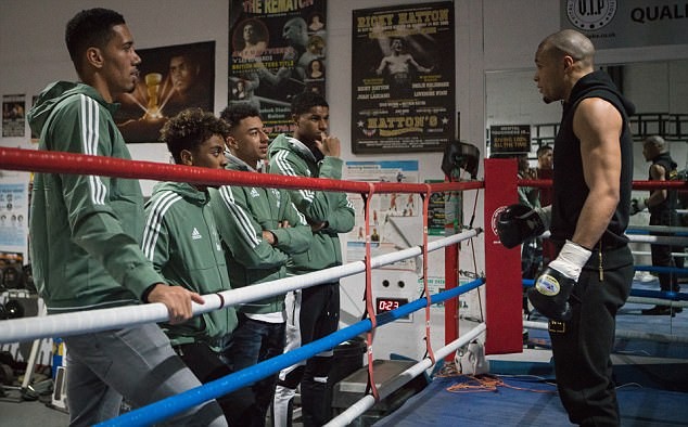 Chris Eubank Jr đến thăm man utd - Bóng Đá