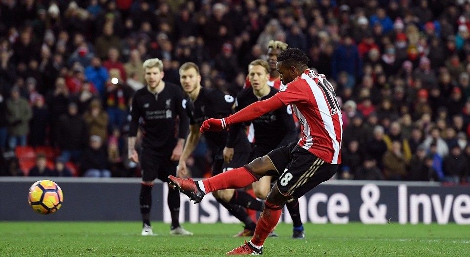 Salah hủy diệt Watford ngay cả khi đã té ngã - Bóng Đá