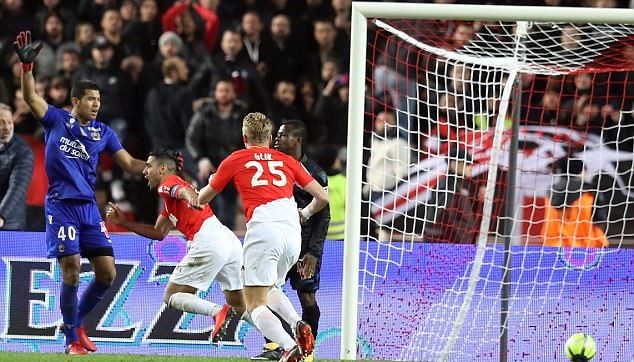 Monaco 2-2 Nice: Balotelli gọi, Falcao trả lời - Bóng Đá