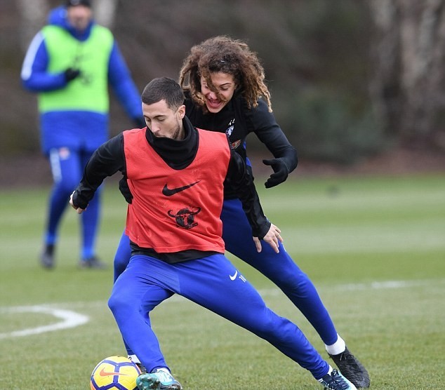 John Terry trở lại Chelsea, theo sát đồng đội cũ tập luyện - Bóng Đá