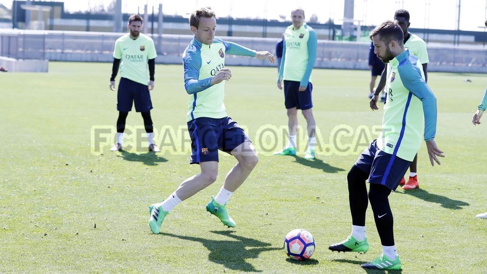 barca tập luyện - Bóng Đá