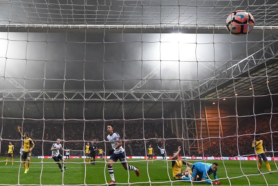 5 điểm nhấn Preston 1-2 Arsenal: Giroud lại cứu Pháo thủ - Bóng Đá