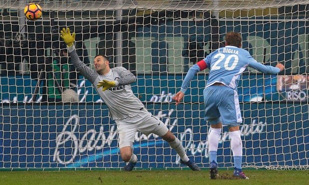 Lazio xuất thần, Inter bị ngắt mạch bất bại - Bóng Đá