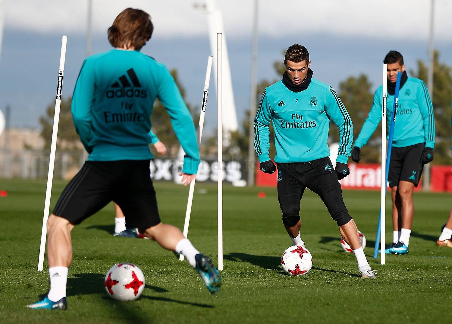Real Madrid tập luyện - Bóng Đá