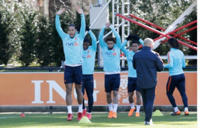  Ronald Koeman đặt trọn niềm tin vào con trai Kluivert  - Bóng Đá