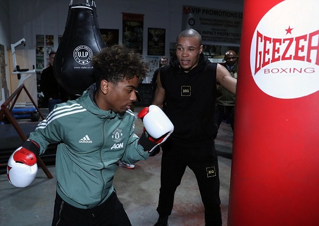 Chris Eubank Jr đến thăm man utd - Bóng Đá