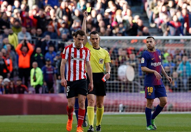 Hậu vệ Bilbao chao đảo vì 