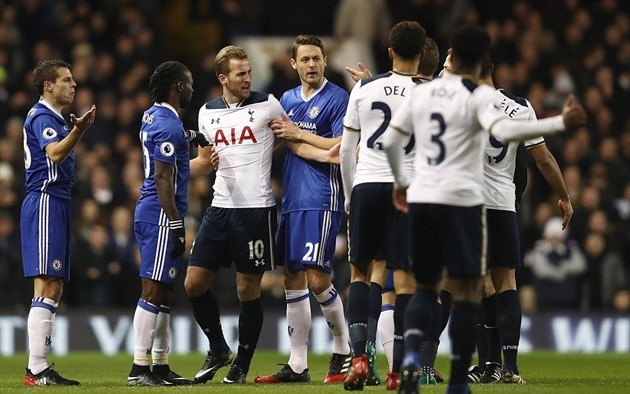 Chùm ảnh: Dele Alli hủy diệt Chelsea bằng hai cú đánh đầu - Bóng Đá