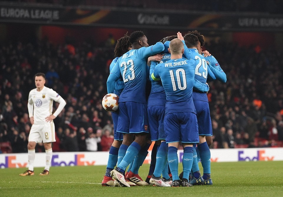 HLV Wenger nóng mặt khi thua Ostersunds ngay tại Emirates - Bóng Đá
