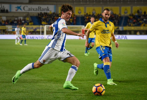 Bi hài cảnh trọng tài Rocchi lãnh trọn cú sút của Neymar - Bóng Đá