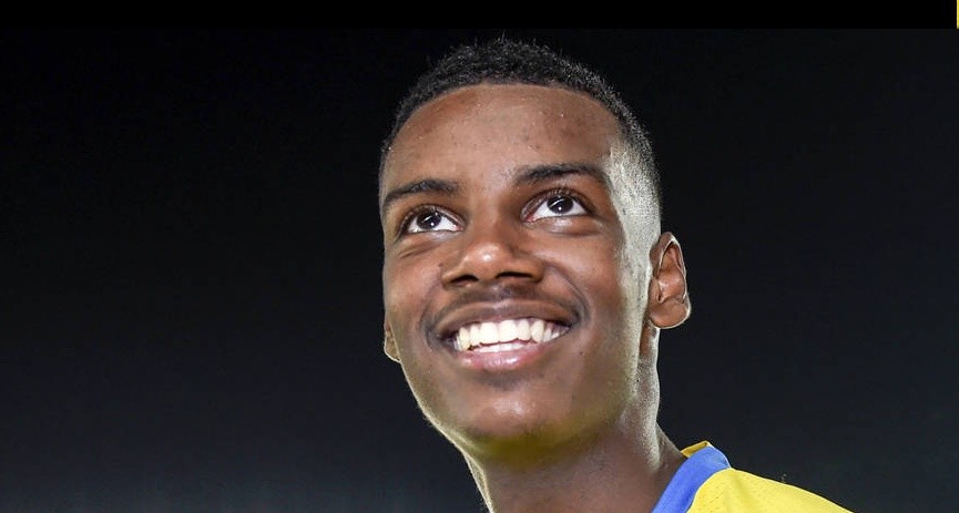 'Ibra mới' Alexander Isak rạng ngời trong áo đấu Dortmund - Bóng Đá