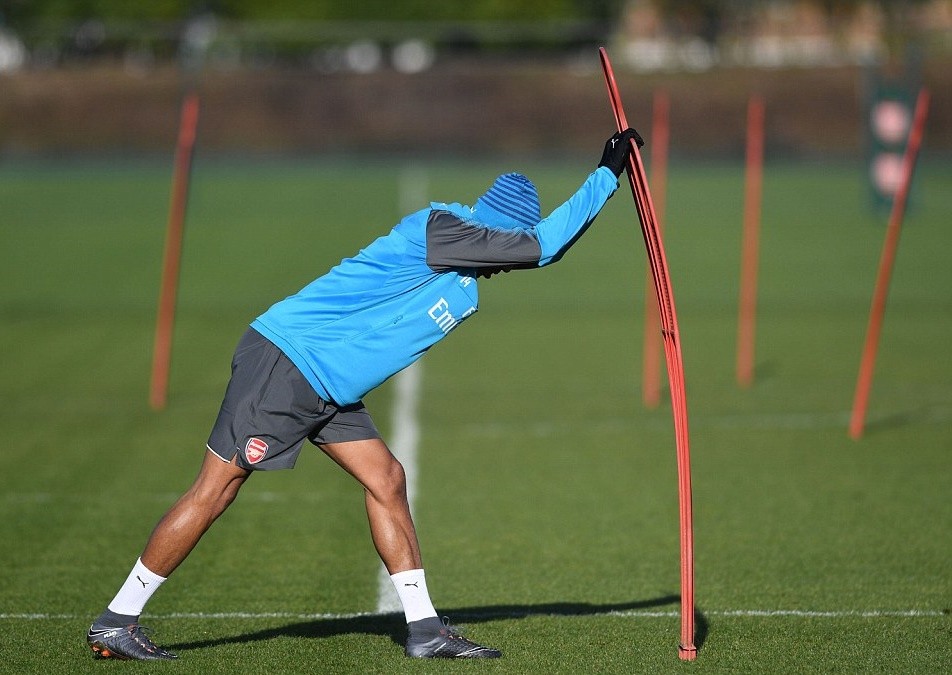 Aubameyang nuốt từng lời của Giáo sư trong buổi tập đầu tiên  - Bóng Đá