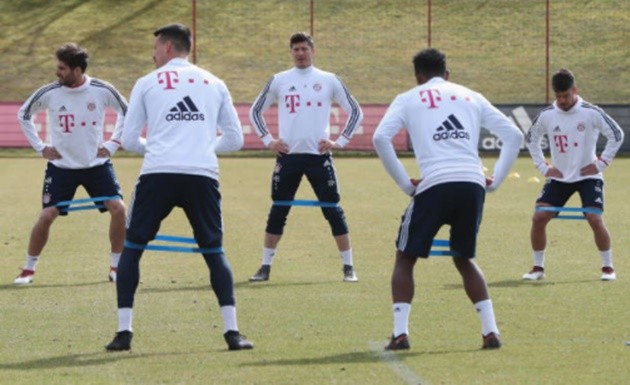 Juan Bernat được Jupp Heynckes uốn nắn từng chút một - Bóng Đá