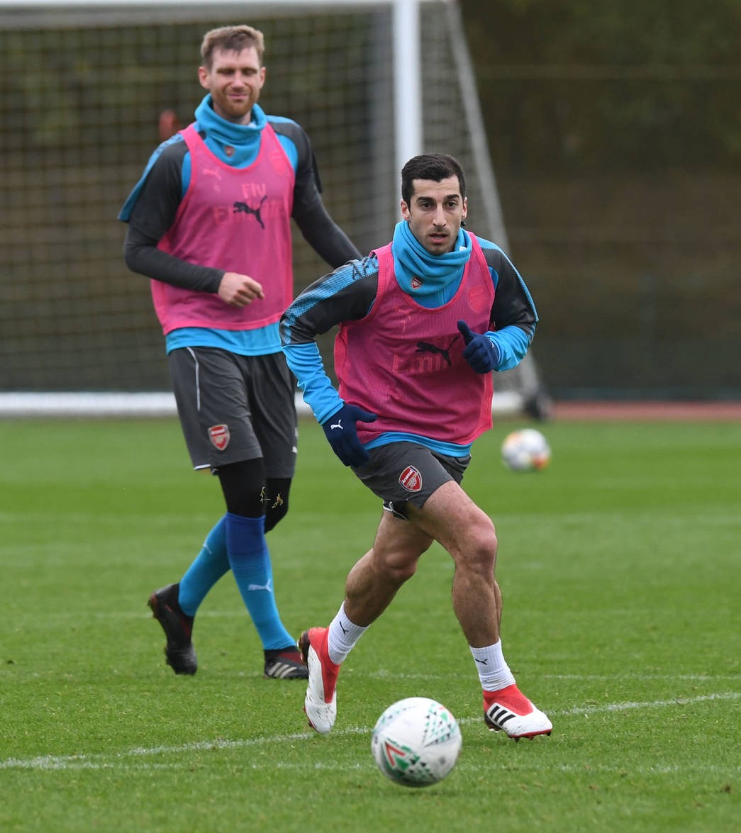 Henrikh Mkhitaryan mặc áo số 7, tập buổi đầu cùng Arsenal - Bóng Đá