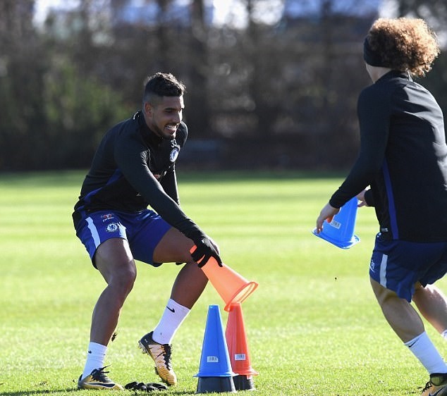 Giroud luyện chỉnh thước ngắm, quyết tâm bắn hạ Watford - Bóng Đá
