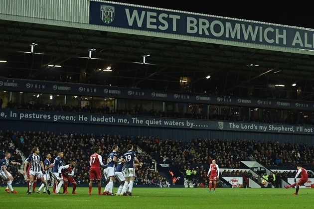 Arsenal thua oan, Wenger 