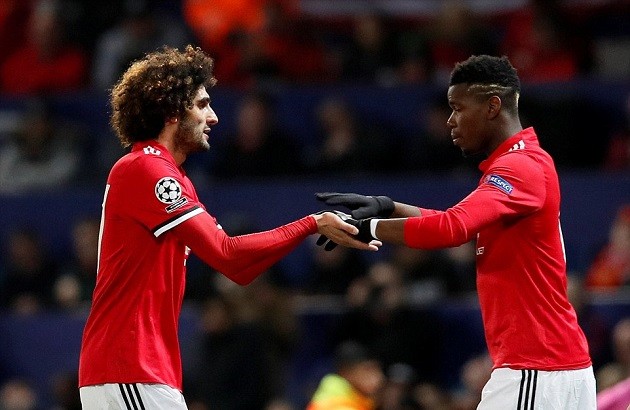De Gea thất thần nhìn đồng đội 