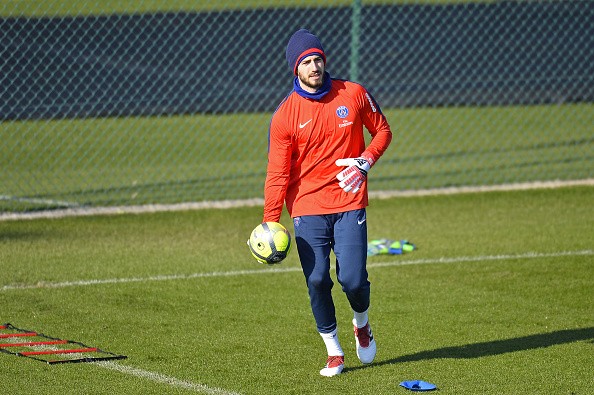 Dani Alves thể hiện tài 