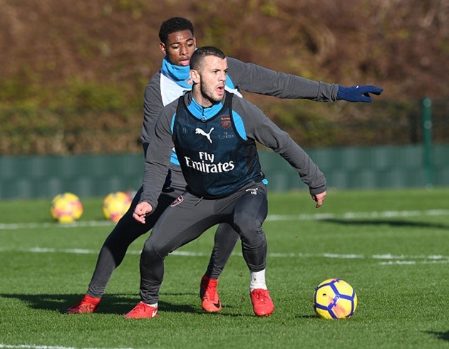 Sanchez chạy hùng hục trên sân, quyết tri ân Arsenal bằng một trận thắng - Bóng Đá