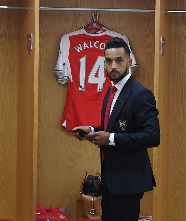Cầu thủ Arsenal làm gì trong phòng thay đồ trước đại chiến Man City? - Bóng Đá