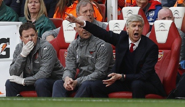 Arsenal và Man City níu chân nhau, Man Utd mừng thầm - Bóng Đá