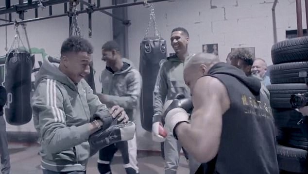 Chris Eubank Jr đến thăm man utd - Bóng Đá