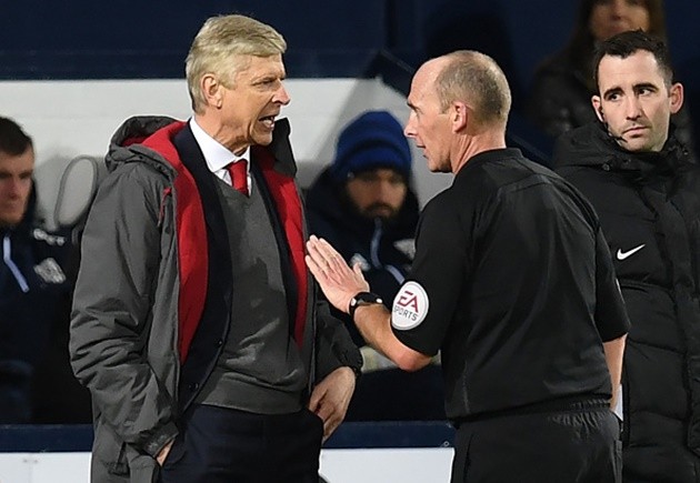 Arsenal thua oan, Wenger 