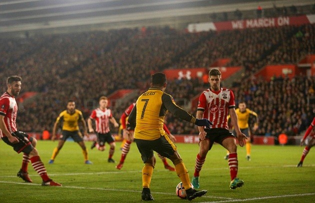 Southampton bị Pháo thủ bắn tơi tả - Bóng Đá