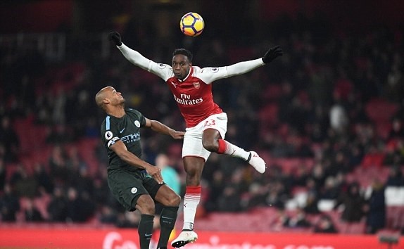 CĐV Arsenal thức trắng đêm để xem 