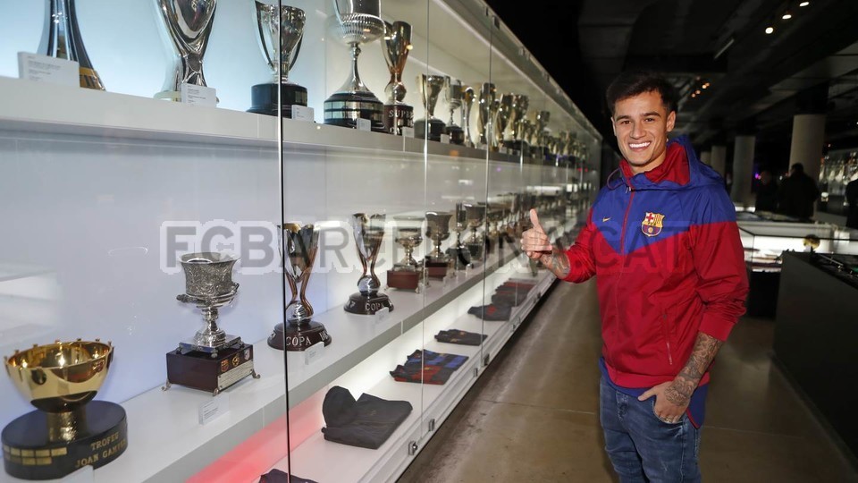 Coutinho họp báo ra mắt Barca - Bóng Đá