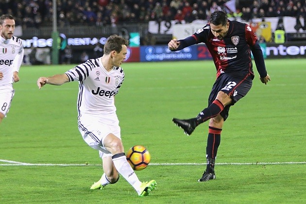 Chùm ảnh: Higuain nổ súng, Juve dễ dàng khuất phục Cagliari  - Bóng Đá