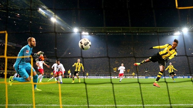 Chùm ảnh: Dortmund nhọc nhằn vượt qua hiện tượng RB Leipzig - Bóng Đá