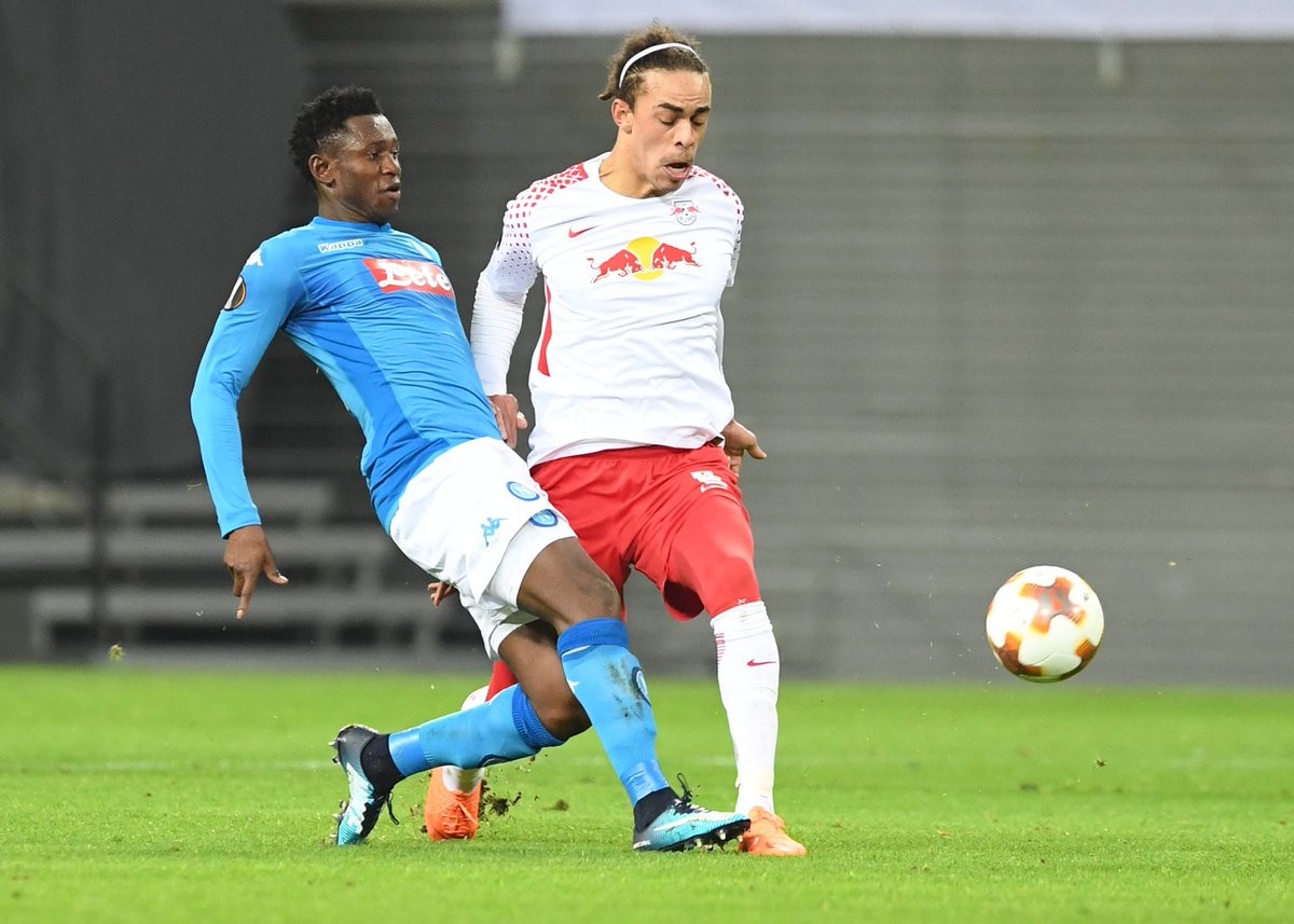 Chùm ảnh: Napoli đại thắng, Dries Mertens quyết giật 